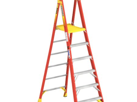 Werner 6  Fiberglass Podium Platform Ladder (300 lb.) For Sale